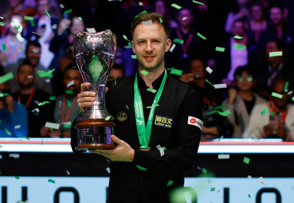 胜任前腰 胜任前腰